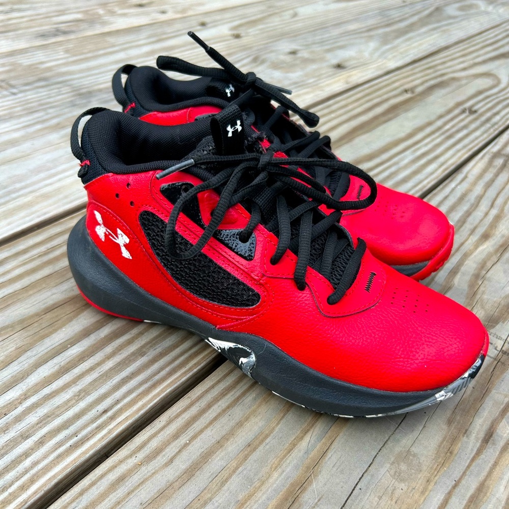 Under Armor Boys Basketball Sneakers Size 5
